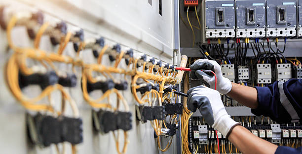 Professional Electrician technician working in Plant City, FL